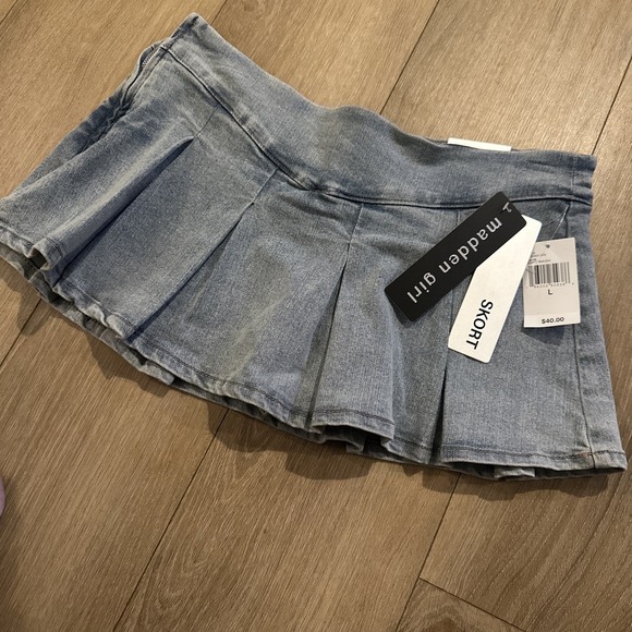Madden Girl Dresses & Skirts - Madden Girl Junior's Pleated Denim Light Wash Hem Skort Side Zip Large NEW